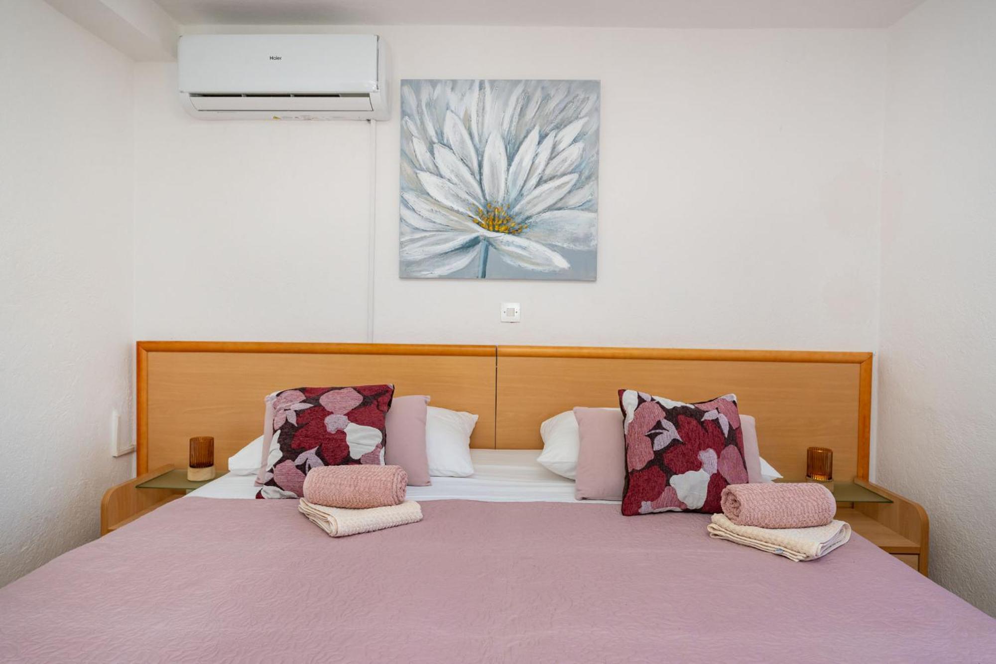 Apartments Adriana Starigrad Paklenica Pokoj fotografie
